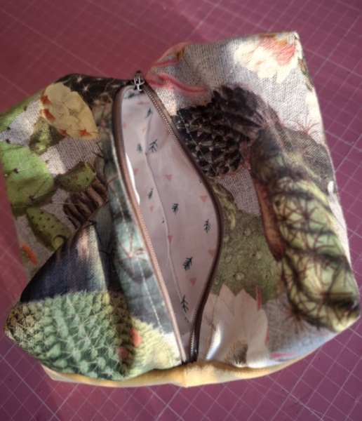 Stitch and bitch thread #12. We’re in stitches!