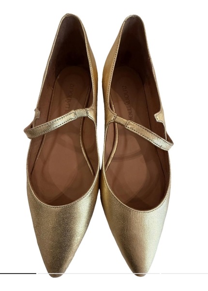 “I never ‘FEEL’ stylish. Please help me with an outfit for my birthday dinner in a luxury hotel. Vinted options a bonus. Thank you!