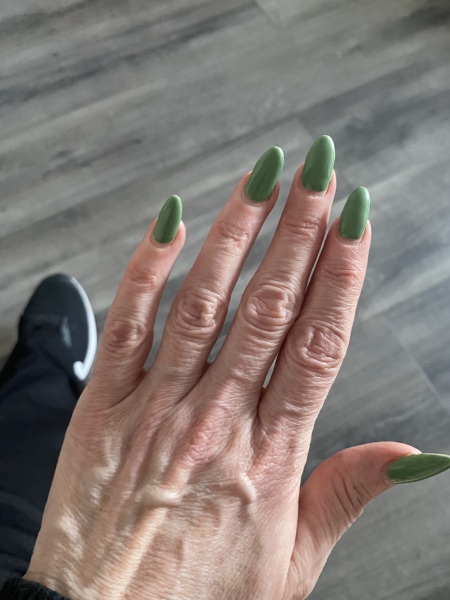 I want to see your nails!