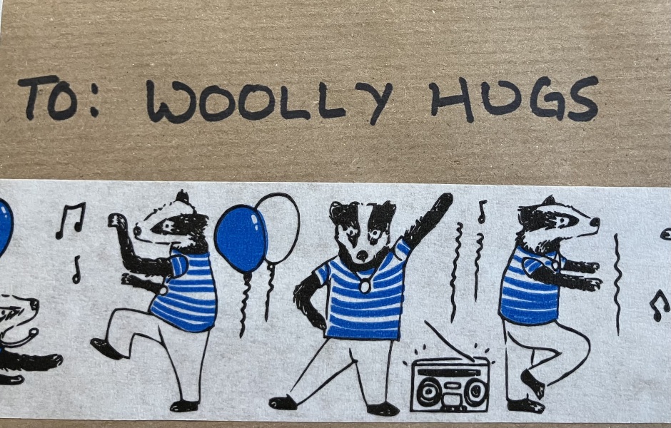 Woolly Hugs. A blanket for lovely wafflenose who has tragically lost her daughter. Can you help us please?