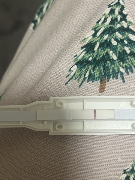 8DPO test with very faint line, could this be positive?