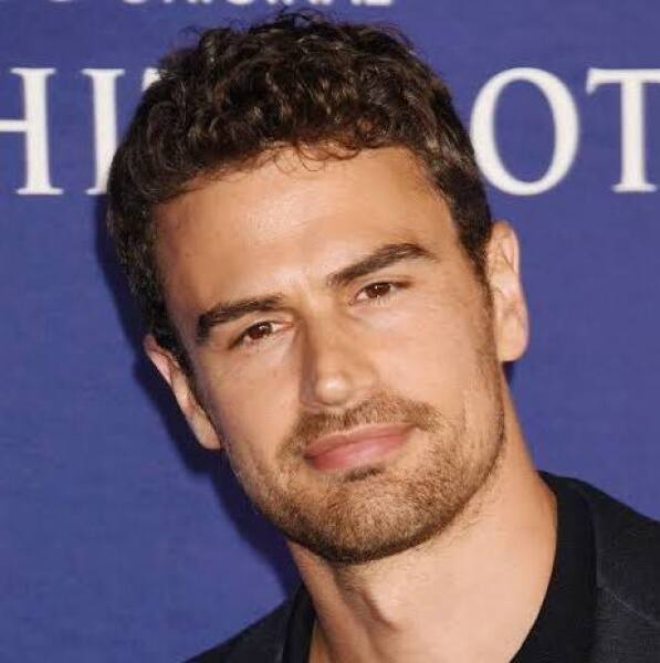 Can anyone explain the blue Range Rover advert storyline?