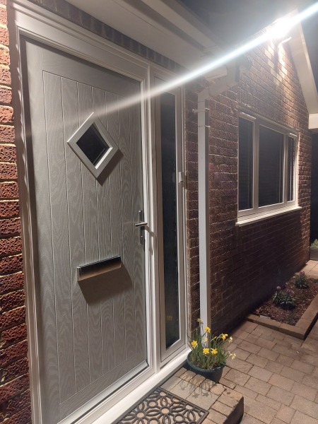 What colour front doors on a sixties (lots of long white windows) house