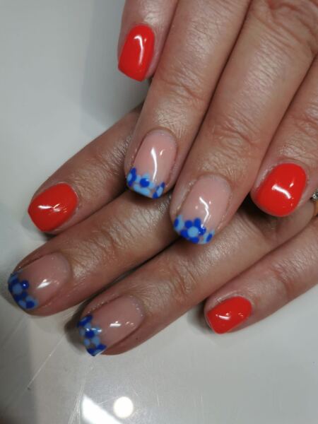 I want to see your nails!