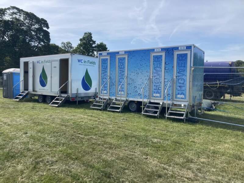 to ask if you’ve seen clever/funny signs advertising a service or similar?