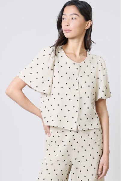 Would you wear black on your bottom half with a light coloured top for a more casual wedding?