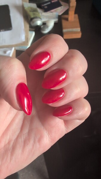 I want to see your nails!