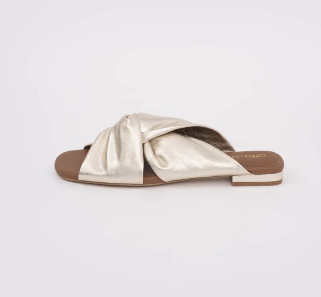 What to wear on my massive feet?!