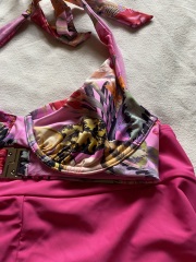 Does this plain bikini top go with these bikini bottoms?