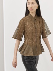 “I never ‘FEEL’ stylish. Please help me with an outfit for my birthday dinner in a luxury hotel. Vinted options a bonus. Thank you!