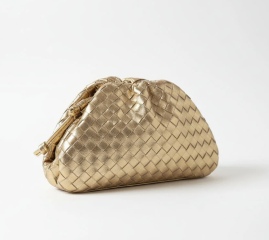 What to wear as mother of the bride for a quirky wedding