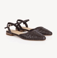 What to wear on my massive feet?!