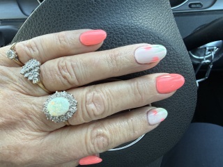 I want to see your nails!