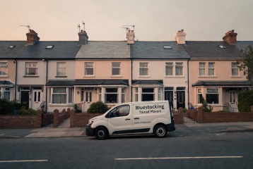 Woolly Hugs. A blanket for lovely wafflenose who has tragically lost her daughter. Can you help us please?