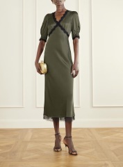 “I never ‘FEEL’ stylish. Please help me with an outfit for my birthday dinner in a luxury hotel. Vinted options a bonus. Thank you!