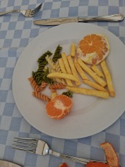 AIBU to stop my children wasting food at the holiday buffet?