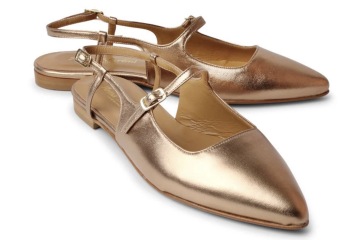 What to wear on my massive feet?!