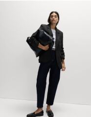 Casual outfit ideas for an apple-shaped figure? Please help me!