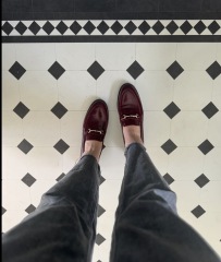 What to wear on my massive feet?!