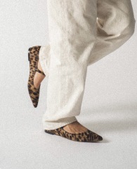 What to wear on my massive feet?!