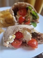 Meal planning, sharing recipes and ideas to make the weekly budget go further.