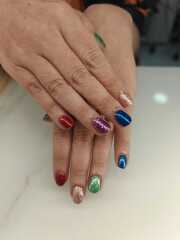 I want to see your nails!