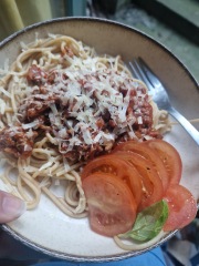 Meal planning, sharing recipes and ideas to make the weekly budget go further.