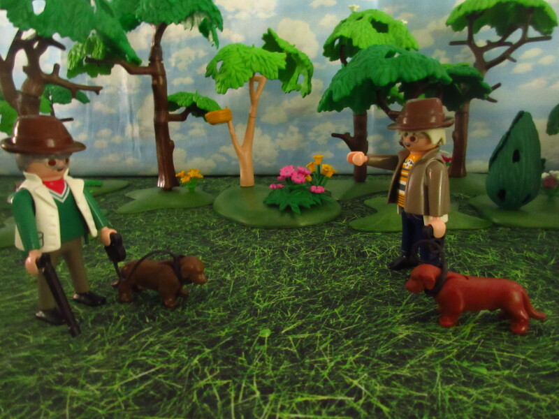 It's Springtime in Eastgate Park for the Playmobil people in our house...