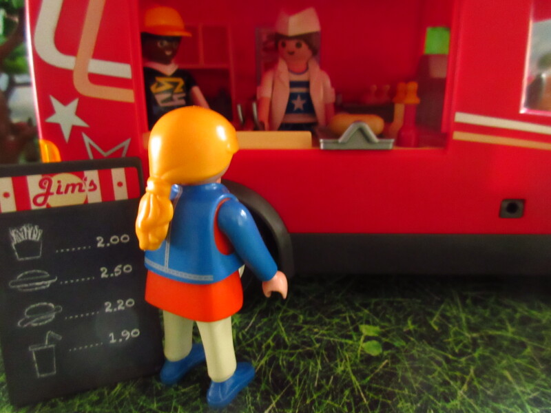 It's Springtime in Eastgate Park for the Playmobil people in our house...