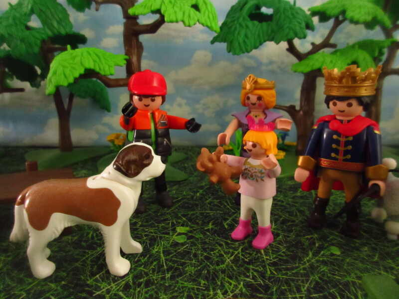 It's Springtime in Eastgate Park for the Playmobil people in our house...