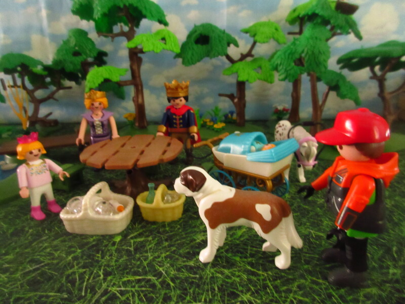 It's Springtime in Eastgate Park for the Playmobil people in our house...