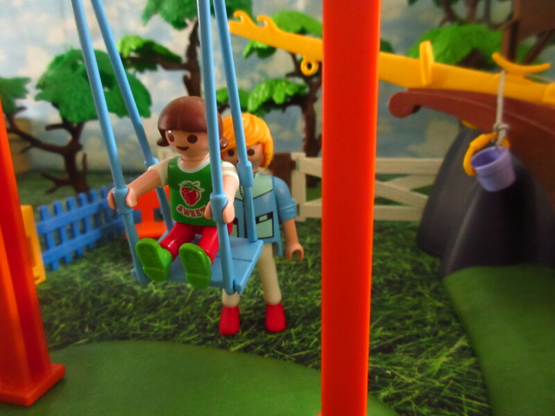 It's Springtime in Eastgate Park for the Playmobil people in our house...