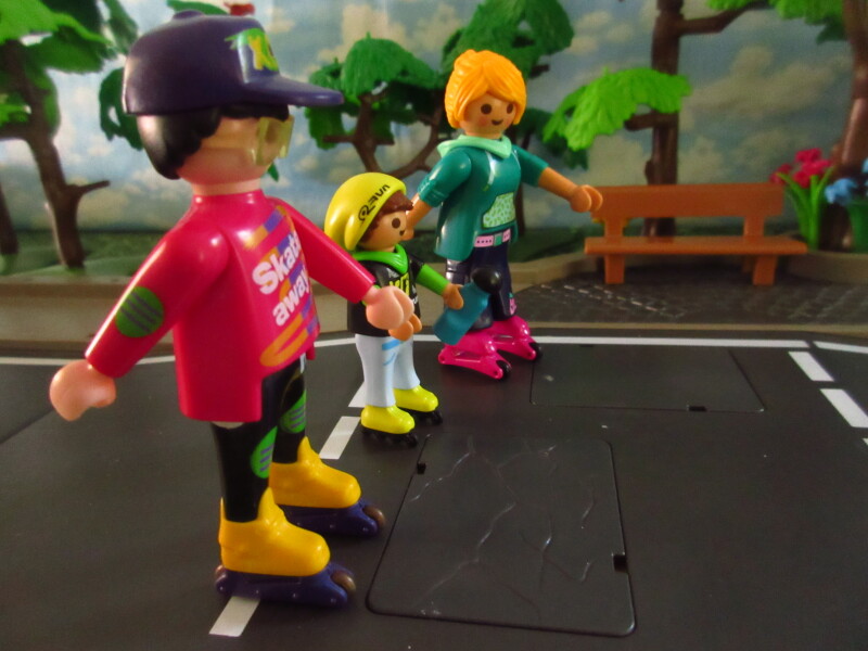 It's Springtime in Eastgate Park for the Playmobil people in our house...