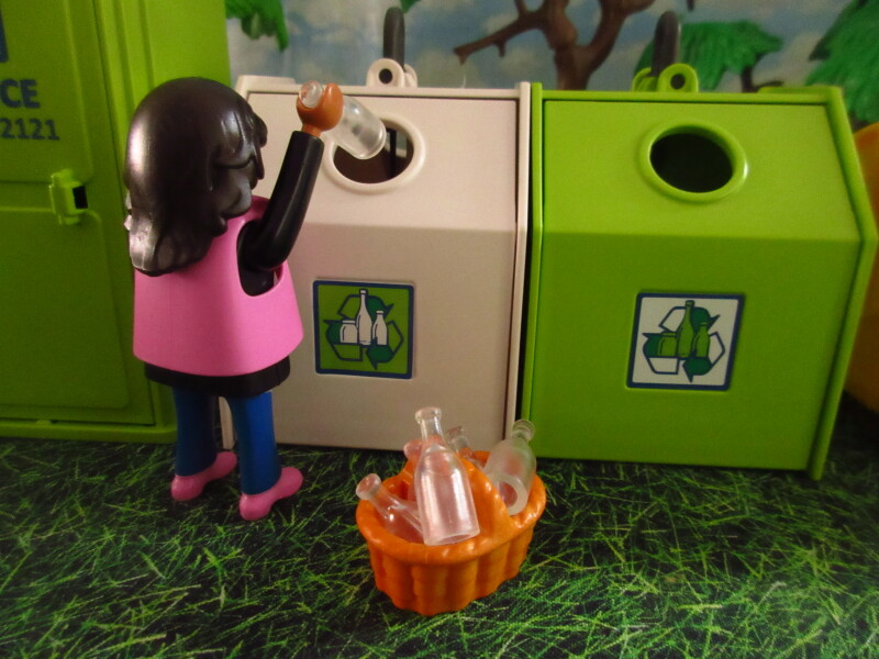 It's Springtime in Eastgate Park for the Playmobil people in our house...