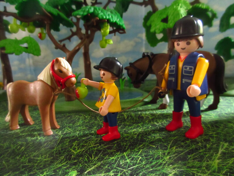 It's Springtime in Eastgate Park for the Playmobil people in our house...