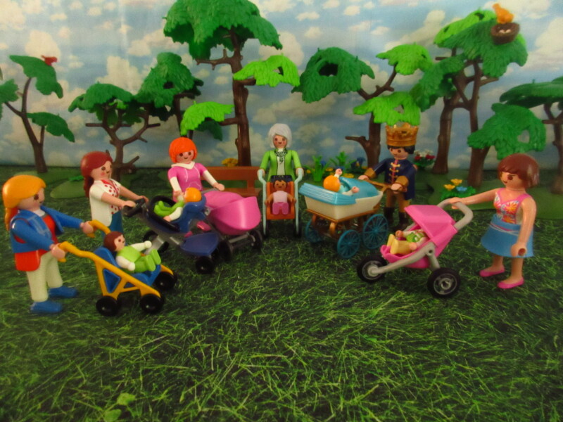 It's Springtime in Eastgate Park for the Playmobil people in our house...