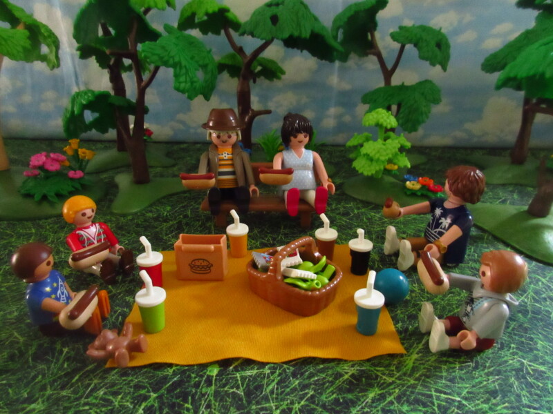 It's Springtime in Eastgate Park for the Playmobil people in our house...