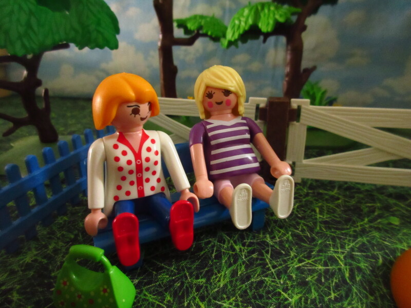 It's Springtime in Eastgate Park for the Playmobil people in our house...