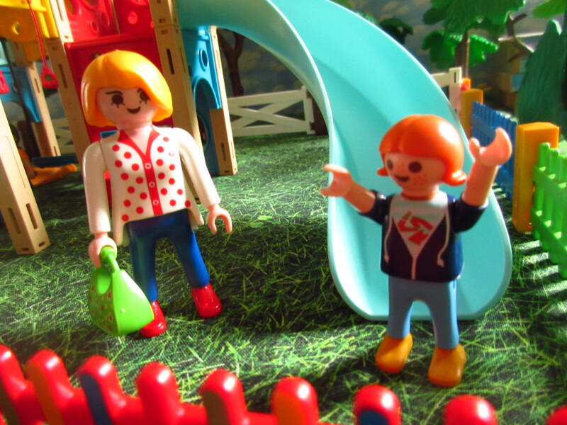It's Springtime in Eastgate Park for the Playmobil people in our house...
