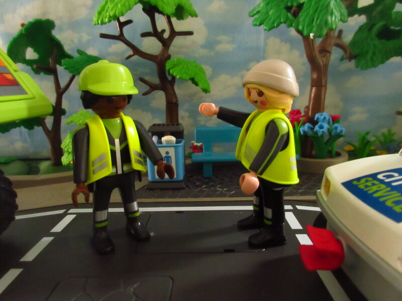 It's Springtime in Eastgate Park for the Playmobil people in our house...