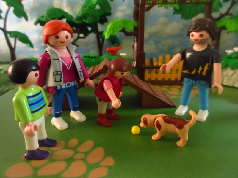 It's Springtime in Eastgate Park for the Playmobil people in our house...