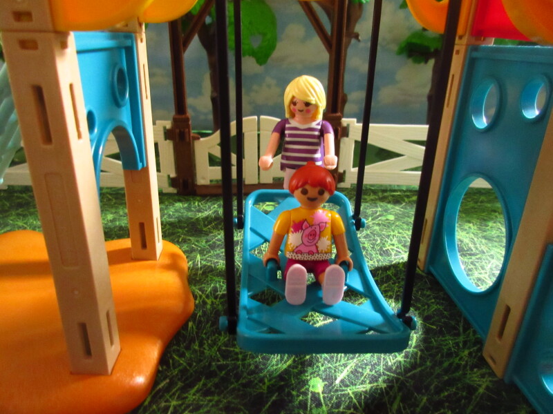 It's Springtime in Eastgate Park for the Playmobil people in our house...