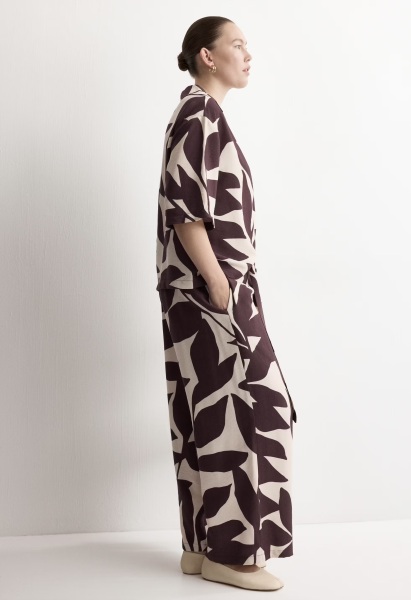 Where can I find a flowing two-piece trouser set on the high street?