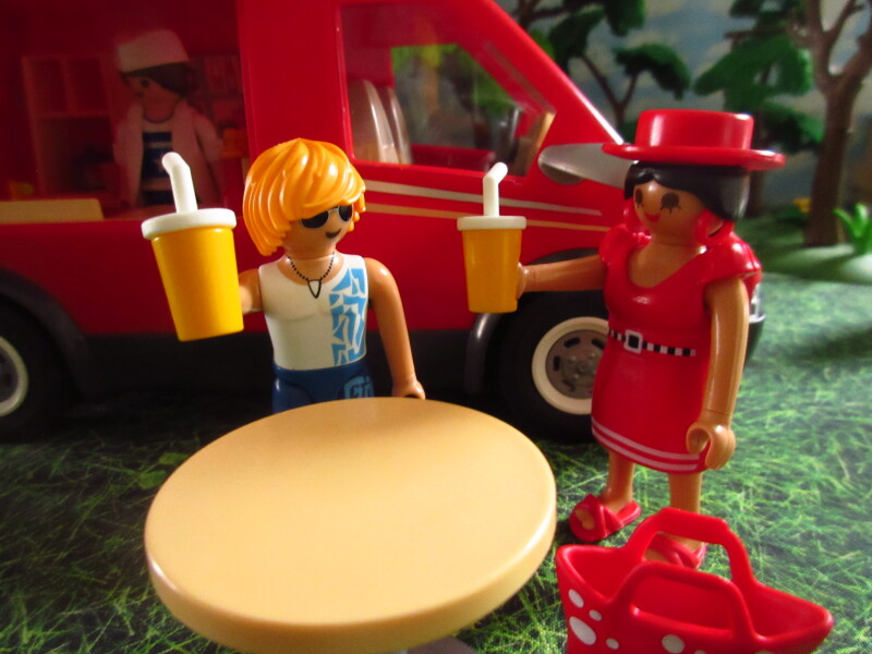 It's Springtime in Eastgate Park for the Playmobil people in our house...