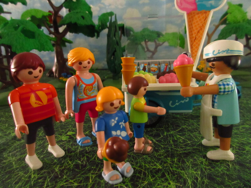 It's Springtime in Eastgate Park for the Playmobil people in our house...
