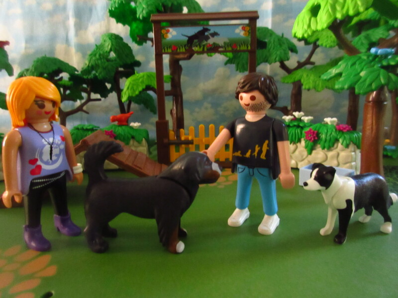 It's Springtime in Eastgate Park for the Playmobil people in our house...