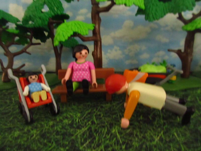 It's Springtime in Eastgate Park for the Playmobil people in our house...