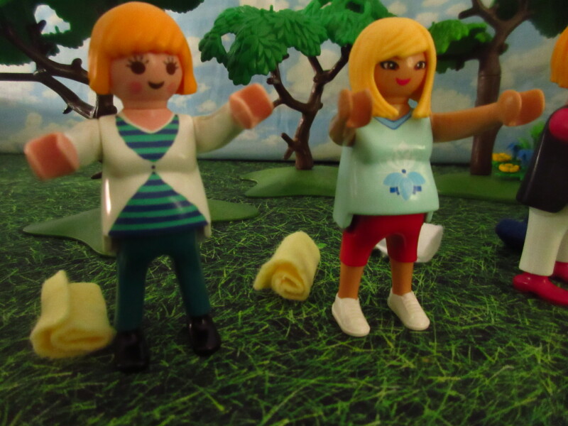 It's Springtime in Eastgate Park for the Playmobil people in our house...