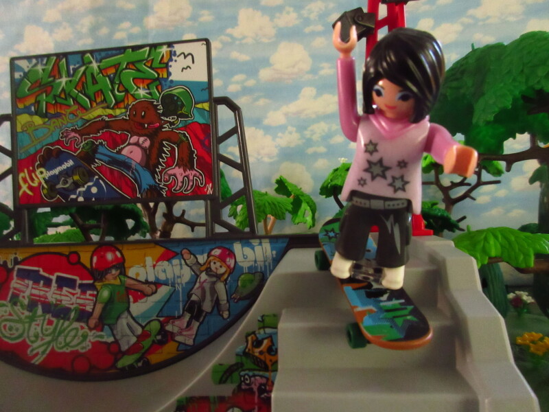 It's Springtime in Eastgate Park for the Playmobil people in our house...
