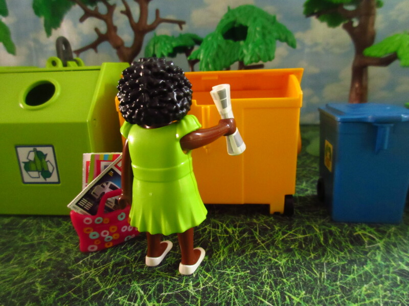It's Springtime in Eastgate Park for the Playmobil people in our house...